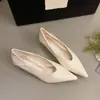 Zapatos de mujer Chuyuji estilo francés de punta fina con corte en V, ajustados, de tacón bajo, 2026 Primavera/Otoño, simples para el trabajo diario, zapatos Mary Jane