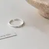 Anillo de letra minimalista dulce y fresco para mujer, estilo ins, nicho, único, versátil, anillo abierto apilable, anillo para el dedo índice, moderno