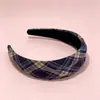 Diadema de Cuadros Cóncavos y Convexos Estilo Retro Universitario Literario Otoño e Invierno Tocado Femenino Pinza para el Cabello Versátil Retro Elegante para el Cabello Accesorios para el Cabello