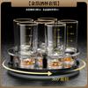 Juego de copas de licor de alta gama de lujo de entrada Dispensador de licor doméstico con escala Soporte giratorio para copas de cristal Copa de vino de dos taeles