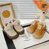 Zapatos de algodón para niños para otoño e invierno, zapatos cálidos para niños con forro polar, suela suave antideslizante, zapatos para bebés, zapatos de algodón de doble capa para niños pequeños al caminar