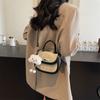Bolso retro coreano para mujer, novedad de invierno 2025, sencillo, pequeño, cuadrado, moderno, versátil, bandolera de un solo hombro.