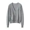 Suéter de Caxemira Feminino Novo Outono e Inverno com Aplique de Flor de Pérola Gola Redonda Cardigan Roupa Externa Estilosa Suéter de Manga Longa Tricô
