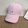 Gorra de Béisbol Bordada con Letras Otoño 2026 Ropa Versátil Protección Solar Gorra de Pico Venta al por Mayor Física En Stock