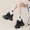 Zapatos de papá de cuero genuino para mujer que aumentan la altura, nuevos zapatos deportivos casuales de primavera 2023, tenis blancos de suela gruesa para mujer, venta al por mayor