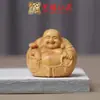 Ornamento Guanyin Esculpido em Sândalo Dourado Yiming Xianyuan Ornato de Madeira Portátil Ornato para Mesa de Casa Carro