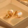 Brincos Femininos Retro Francês de Zircônia e Pérola Leve Luxo High-end Elegantes Versáteis Novos Brincos Quentes 2025