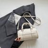 Bolso de Mano Bowling de Moda para Mujer 2025 Verano Nuevo Simple para Ir al Trabajo Bolso de Hombro Nicho Trendy Bandolera para Mujer