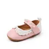 Novos Sapatos de Bebê com Solado de Borracha, Velcro de Pérola e Renda Vazada para Primavera e Outono, Sapatos para Crianças Pequenas de 0 a 1 Ano