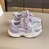 Tenis casuales para niños 2025 verano nueva moda zapatos de papá para niñas malla transpirable zapatos para correr para niños