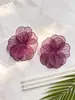 Novos Brincos de Flor Vazada Exagerada Ornamentos de Pétala para Orelha Estilo INS Feminino Design Europeu e Americano Brincos de Tarraxa Florais Estilo Primavera