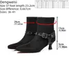 Cinto de Couro com Fivela Quadrada de Metal e Rebite, Botas Curtas Salto Agulha para Mulheres, Bico Fino, Zíper Lateral, Patchwork de Camurça, Botas de Cano Curto Emagrecedoras para o Trabalho