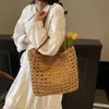 Bolsa de palha grande para mulheres, novo estilo 2026, feita à mão, moderna, adequada para férias na praia, deslocamento e versátil para o uso diário
