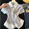 Camisa Listrada de Manga Longa Falsa Duas Peças para Mulheres, Novo Estilo de Verão, Design Coreano com Cintura Plissada e Ombros Estruturados