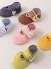 Zapatos de piso suaves antideslizantes para bebé, zapatos y calcetines para caminar para bebé, calcetines de piso para interiores para niños, zapatos de piso con velcro para bebé