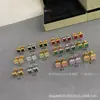 Pendientes de Trébol de Cuatro Hojas V-Gold de Precisión CNC, Versión de Alta Gama, con Ágata Roja y Madreperla Blanca, Gruesamente Chapados en Oro de 18 Quilates, Joyería de Alta Gama