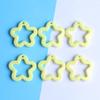 Macaron estrella de cinco puntas 30mm acrílico color sólido estrella colorida hueca ciruela llavero material colgante diy