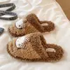 Chinelos de Algodão com Solado Macio Sanrio Original Hello Kitty para Mulheres 2026 Outono/Inverno Novos Fofos Versáteis Meio-Chinelos Peludos