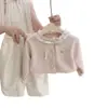 Estilo Coreano Niñas Otoño Nuevo Dulce Chic Cuello de Encaje Cárdigan de Punto Pantalones Casuales de Lunares Conjunto Versátil de Dos Piezas Moderno