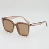 Versión Coreana de las Nuevas Gafas de Sol Cuadradas Simples y de Lujo Ligero, de Alta Gama, a la Moda, con Protección UV para Salidas a la Playa