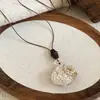 Cadena para suéter ovalada geométrica hueca de madera y resina, collar vintage Maillard, cadena para clavícula de nicho de alta gama para mujer