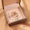 Elegante Broche de Rosa Vazada para Mulheres, Design de Nicho, Moderno e Simples, Alfinete Exquisito de Alta Qualidade, Alfinete de Lapela