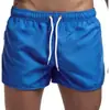 Novos shorts de fitness de malha respirável para homens, shorts atléticos da moda, shorts de corrida de secagem rápida, shorts leves de treino de verão, shorts de praia