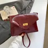 Bolsa Quadrada Pequena 2026 Novo Modelo Bolsa de Ombro de Couro Macio de Alta Qualidade Design de Nicho Moderno Bolsa Transversal Simples Versátil