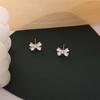 Pendientes de plata S925 con forma de aguja, con un lazo de perlas de imitación único y versátil, de diseño moderno y de alta calidad.