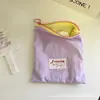 Bolsa de Maquillaje para Guardar Macarons con Bloques de Color, Bolsa Pequeña Delgada para Salidas, Bolsita Portátil para Guardar Monedas y Artículos Varios, Portátil Blanco