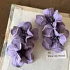 Pendientes Morados Atmosféricos de Primavera y Verano con Flores Exageradas Estilo Vacacional Pendientes de Flor de Tela Morada de Verano Pendientes