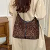 Moda Retrô Feminina Camurça Outono Inverno Bolsa Diária de Ombro Único Veludo Transversal de Ombro Novo 2026 Bolsa de Mão com Estampa de Leopardo
