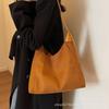 Popular cadena de moda bolso grande de axila para mujer 2023 Nuevo elegante popular gamuza bolso tote de gran capacidad