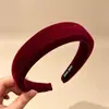 Faixa de cabelo da moda e estilosa na cor café para mulheres, faixa de cabelo versátil de alta qualidade, faixa de cabelo antiderrapante para lavar o rosto, acessório de cabelo estilo coreano