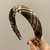 Diadema de Tela a Cuadros Literaria Vintage con Cabezal de Esponja Pasador Resorte Nueva Diadema Elevadora de Altura Cráneo Accesorio para el Cabello