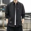 Camisa de Trabalho Clássica Masculina Lavada de Manga Longa para Outono, Camisa Versátil na Moda e Atemporal para Jovens