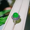 Anillo de Calcedonia Verde Hielo Alto al por Mayor Ágata Verde Esmeralda Huevo de Paloma Incrustado Anillos para Hombres y Mujeres Suministro en Vivo