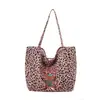 Bolsa de Ombro Estilosa com Estampa de Leopardo de Grande Capacidade para Mulheres para o Trabalho 2026 Moda Coreana Retro Bolsa Tote Versátil Bolsa de Moda