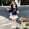 Conjunto Otoñal de Dos Piezas para Niña: Conjunto de Sudadera Informal de Moda con Retazos y Falda Plisada para Estudiantes de Secundaria
