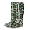 Botas de lluvia de goma engrosadas, resistentes al desgaste, con estampado de camuflaje, para hombres y mujeres, que proporcionan calidez, resistencia a ácidos y álcalis, y cuentan con un diseño de caña alta, suelas antideslizantes, y son adecuadas para uso industrial, lavado de autos y como botas de agua.