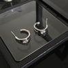 Pendientes cuadrados bicolores con diseño de amor, elegantes y a la moda para mujer, con personalidad de nicho, de diseño avanzado, combinables con todo.