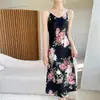 Vestido lencero floral sexy estilo francés de verano, vestido de línea A con estampado estilo vacacional de satén de acetato con efecto de caída para mujer