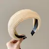 Diadema de estilo coreano, ligera, ancha, de color liso para mujer, que ofrece un look sofisticado y elegante, con un diseño que realza la altura en la coronilla, presentando un estilo retro, chic y moderno