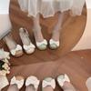 Saltos Altos com Laço para Mulheres 2025 Primavera e Verão Novos Sapatos Mary Jane Sapatos Pequenos de Couro Saltos Grossos Sapatos Femininos Doces e Modernos