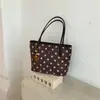Bolsa Tote de Bolinhas Nova Outono 2026 Transfronteiriça, Grande Capacidade, Moda Versátil para o Dia a Dia, Bolsa de Ombro/Mão para o Trabalho