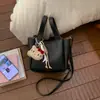 Bolsa Balde Fashion Portátil para Mulheres 2026 Nova Coleção de Primavera Bolsa de Ombro Simples Estilo Coreano Nicho de Alto Valor Bolsa Casual Feminina