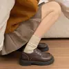 Nuevo estilo decommuting, que aumenta la altura, primavera/otoño 2026, suela gruesa, punta redonda, mocasines de trabajo de cuero, zapatos de mujer de moda