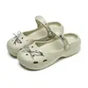 Zapatos de Ballet de Suela Gruesa Zapatos con Agujeros para Mujer 2026 Verano Nuevo Estilo Sandalias Cerradas para Exteriores Suela Suave Antideslizante Mary Janes de Yoga