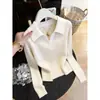 Look novo super moderno estilo coreano, chique e elegante de duas peças, top de malha color block lindamente desenhado com gola contrastante, A14293