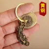 Chaveiro cinco moedas do Imperador cabaça corajosa latão pingente de chave de carro local cênico feira de templo barraca mercado noturno mercadoria ao vivo